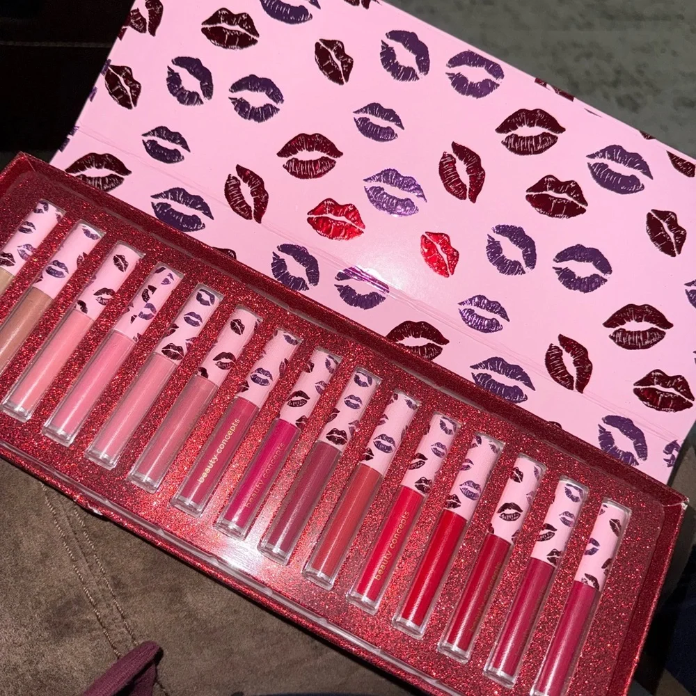 Beauty Concepts.Lipstick Valentines Set NIB
